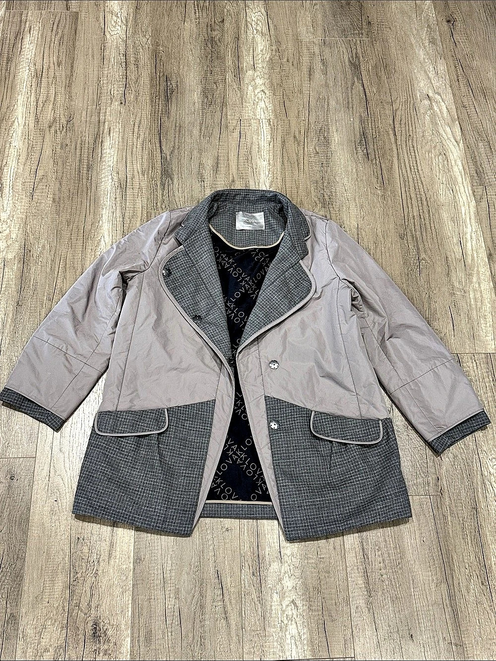 KLOVA Women's Checkered Jacket Size Medium
